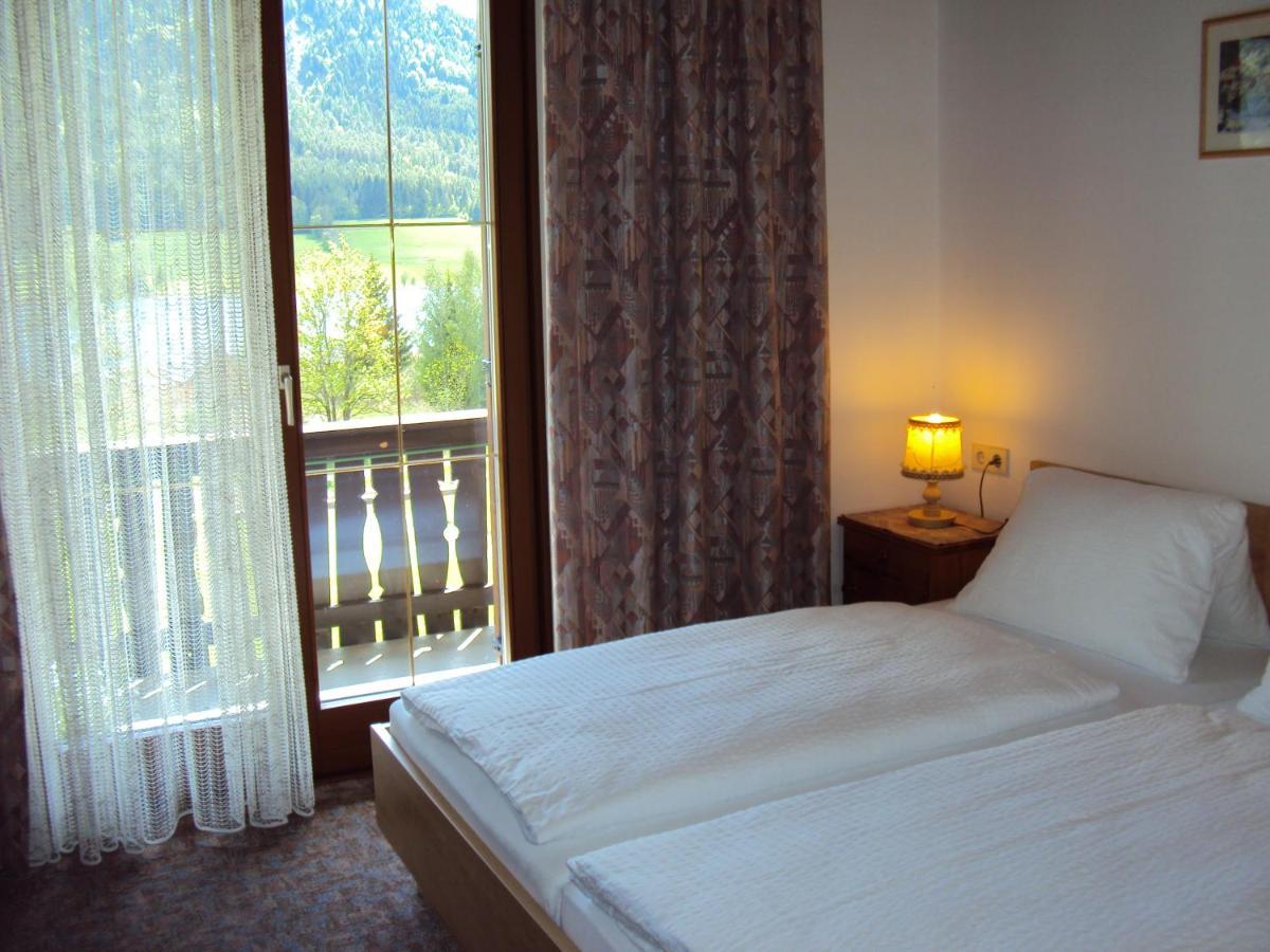 Haus Alpenfriede Hotel Weissensee Exterior photo